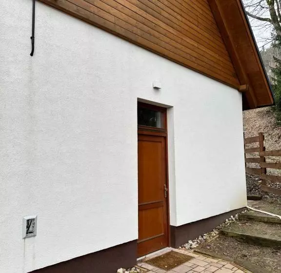 Majatalo Penzion Apidae