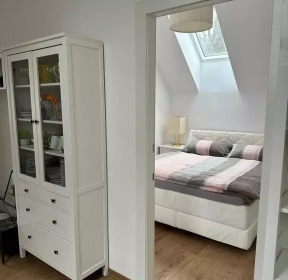 Majatalo Penzion Apidae