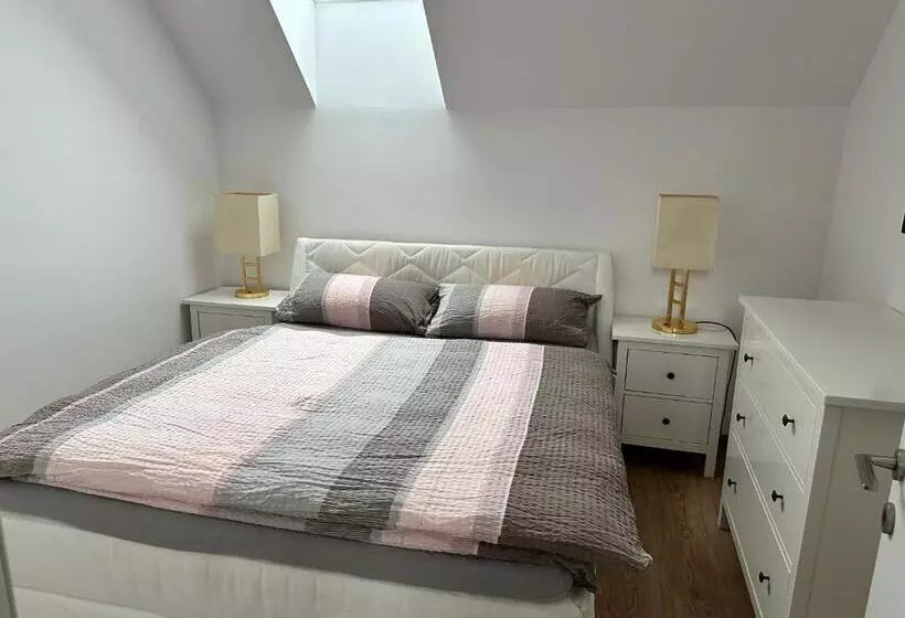 Majatalo Penzion Apidae