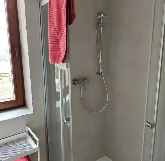 Majatalo Penzion Apidae