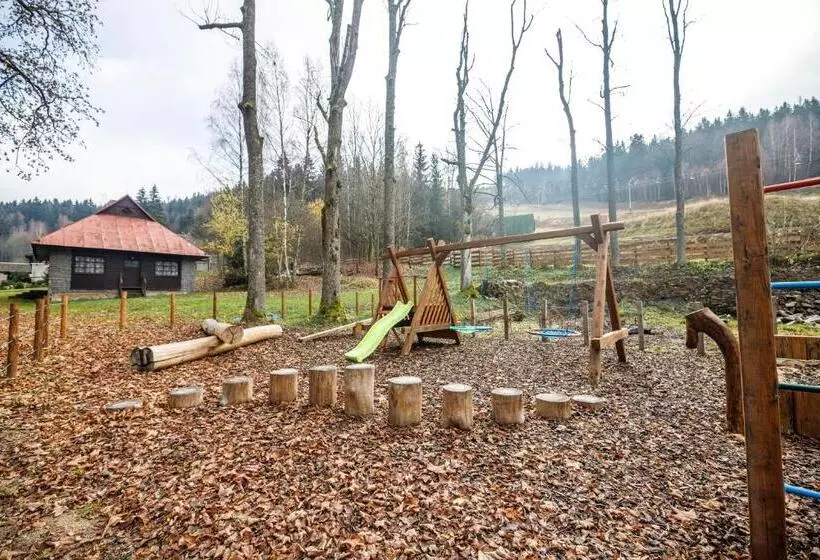 Majatalo Penzion Apidae