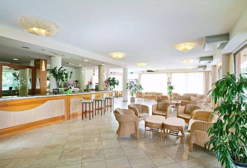 فندق Adria Beach Club