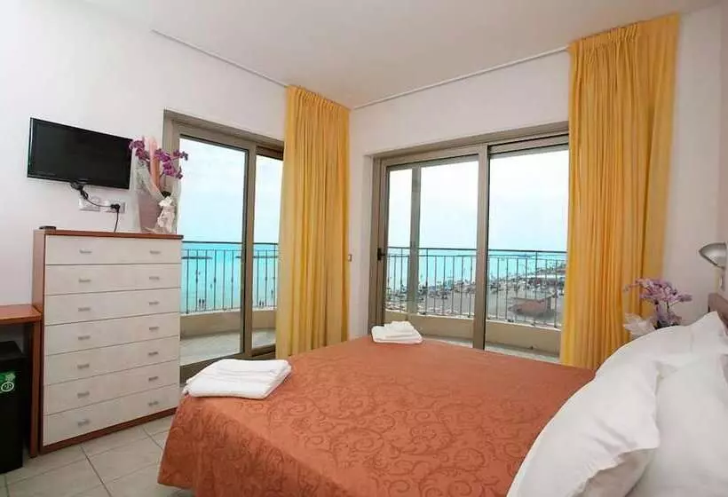 ホテル Adria Beach Club