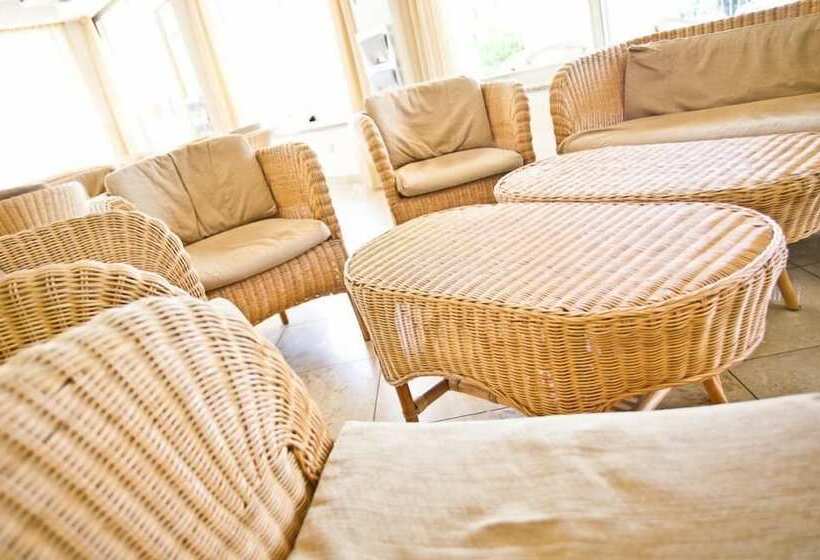 فندق Adria Beach Club