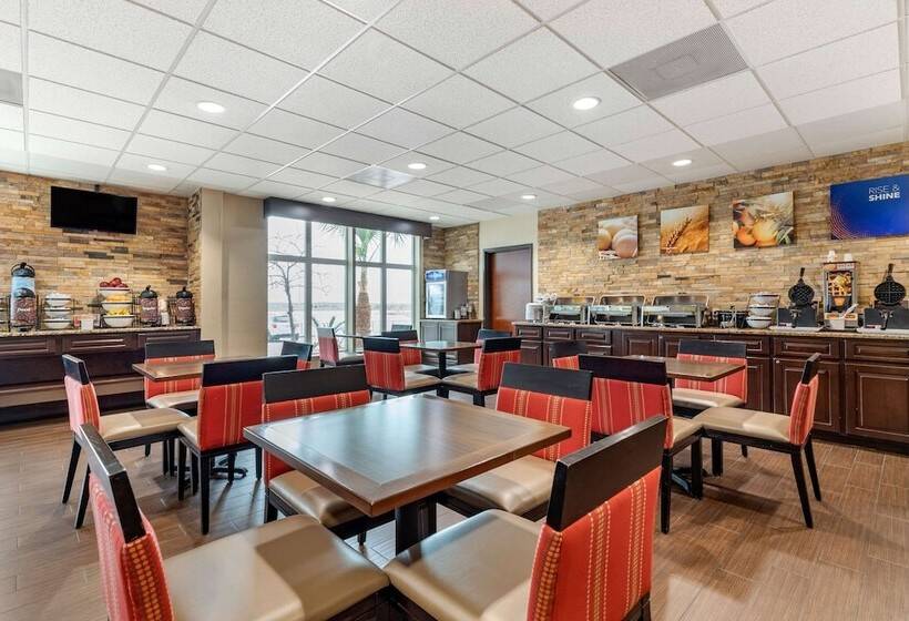 בית מלון כפרי Comfort Inn & Suites Lakeside