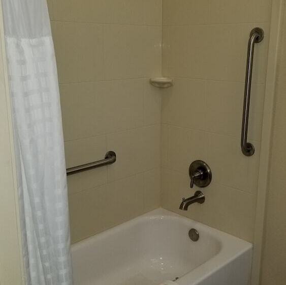 בית מלון כפרי Comfort Inn & Suites Lakeside