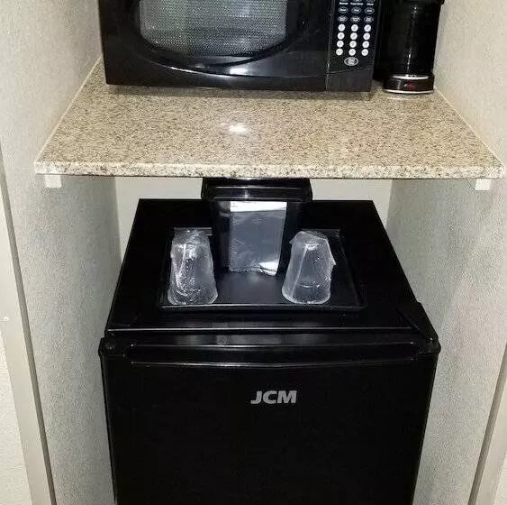 בית מלון כפרי Comfort Inn & Suites Lakeside