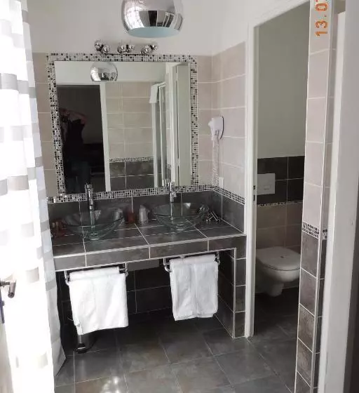 בית מלון כפרי Le Tivoli