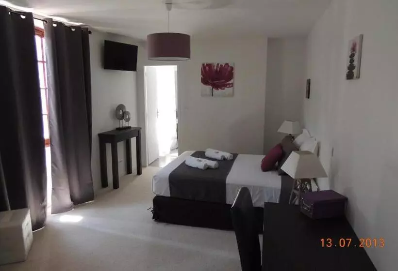 בית מלון כפרי Le Tivoli