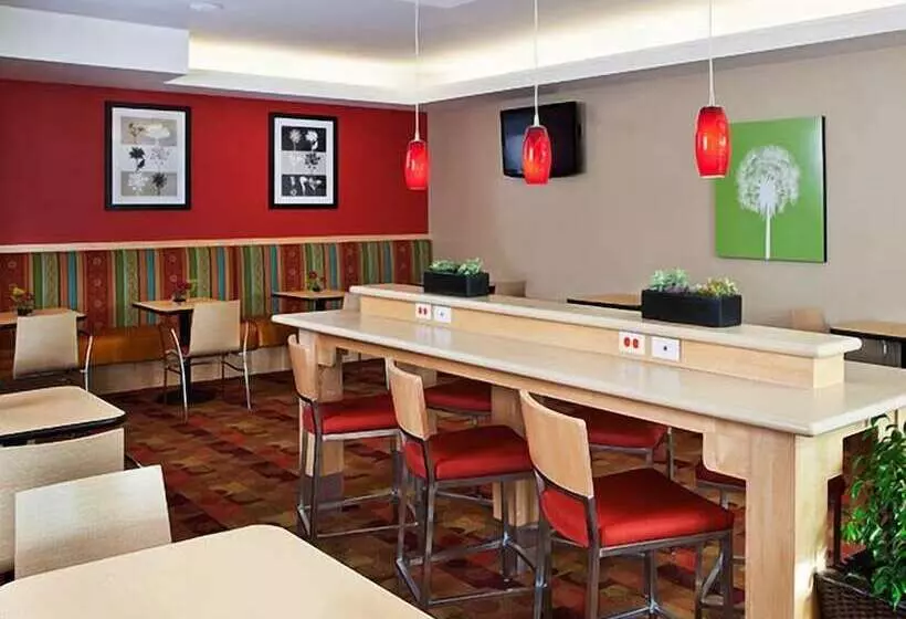 Hotelli Towneplace Suites By Marriott Beaumont Port Arthur