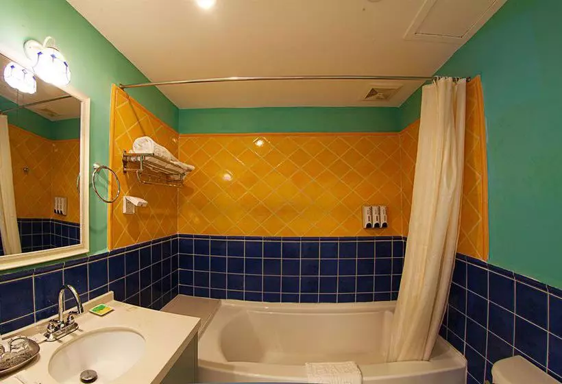 هتل Yangshuo Michael's Inn And Suites