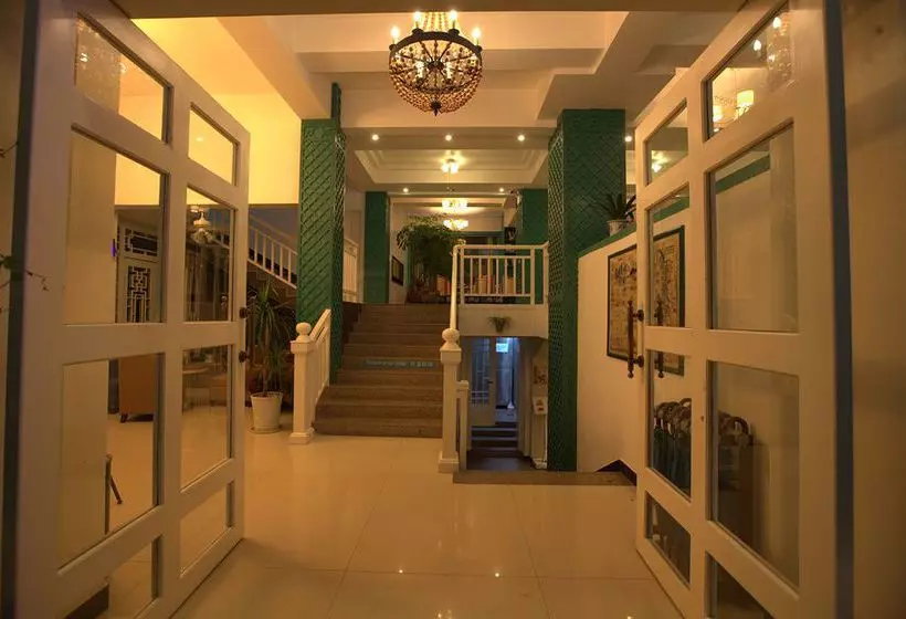 هتل Yangshuo Michael's Inn And Suites