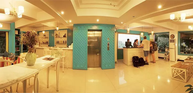 هتل Yangshuo Michael's Inn And Suites