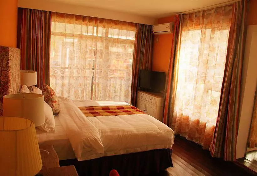 هتل Yangshuo Michael's Inn And Suites