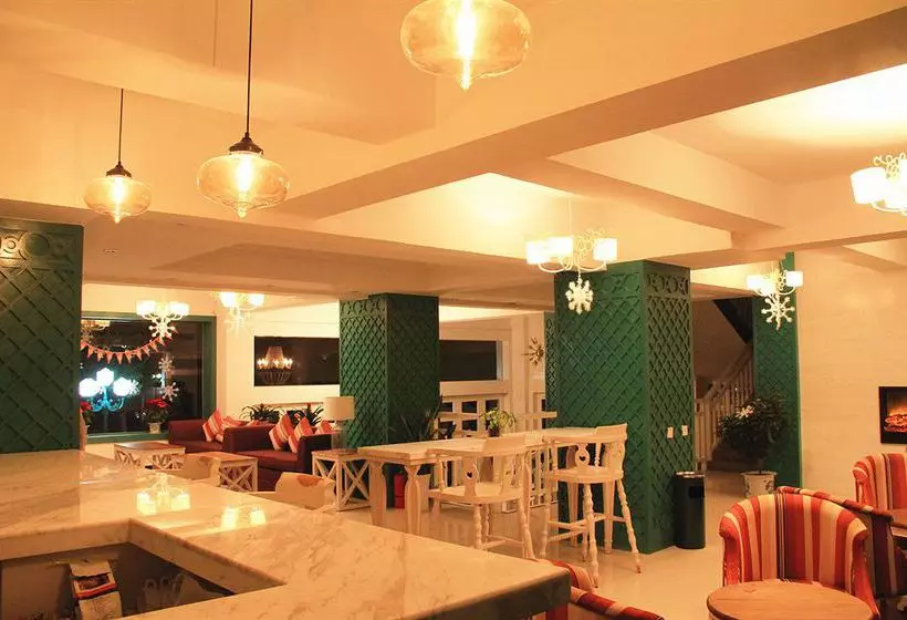 هتل Yangshuo Michael's Inn And Suites