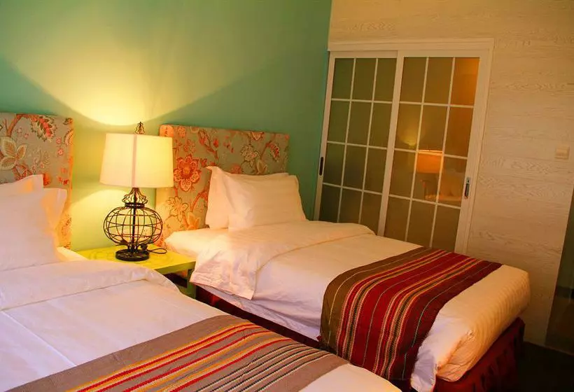 هتل Yangshuo Michael's Inn And Suites