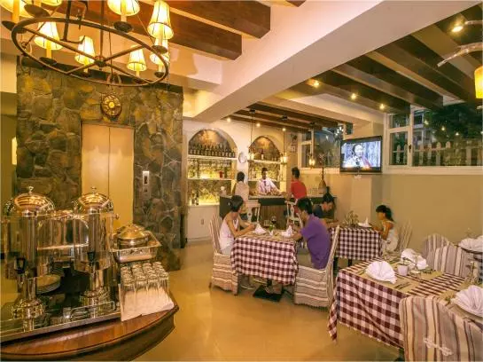 هتل Yangshuo Michael's Inn And Suites