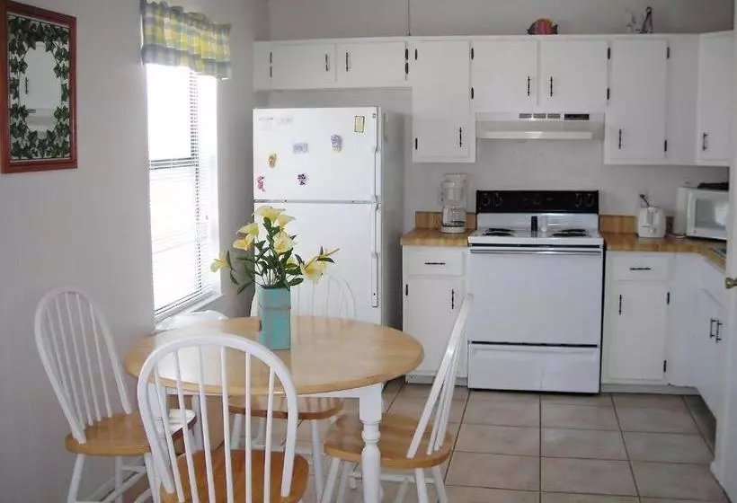 Paradise Isle Resort by VRI resorts