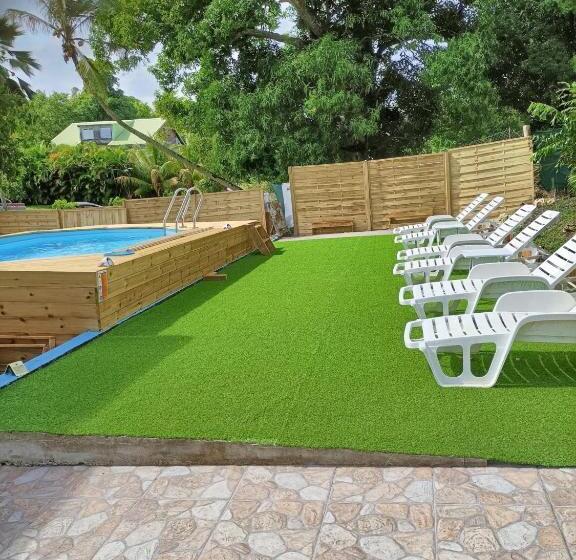 Bungalow Charmant A Chateau Gaillard Avec Piscine Partagee