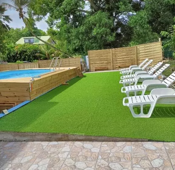 Bungalow Charmant A Chateau Gaillard Avec Piscine Partagee