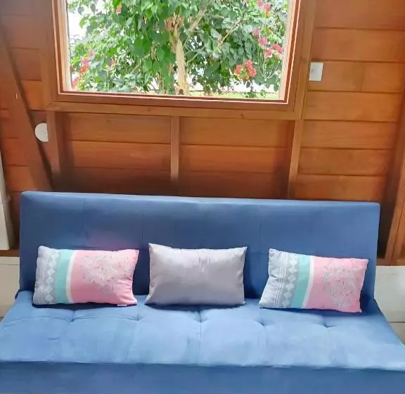 Bungalow Charmant A Chateau Gaillard Avec Piscine Partagee