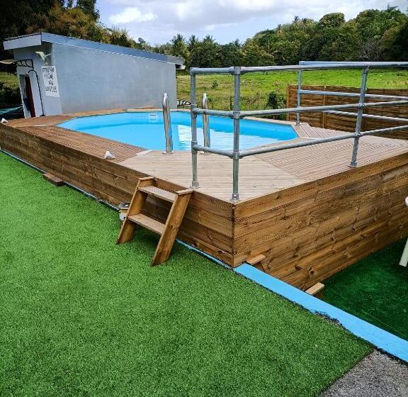 Bungalow Charmant A Chateau Gaillard Avec Piscine Partagee