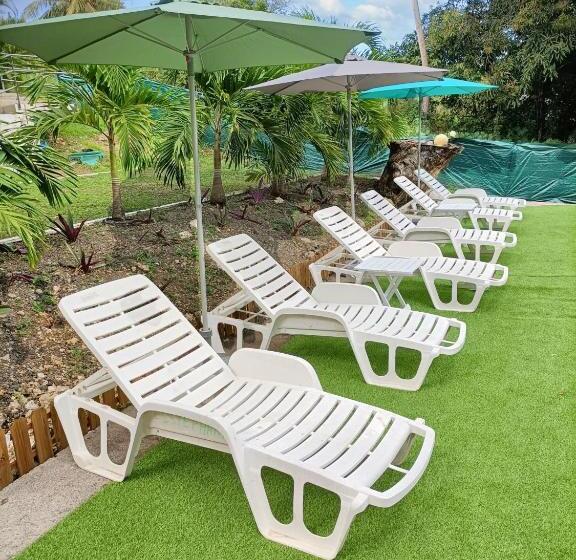 Bungalow Charmant A Chateau Gaillard Avec Piscine Partagee