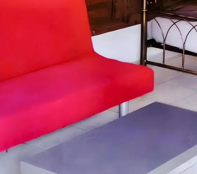 Bungalow Charmant A Chateau Gaillard Avec Piscine Partagee