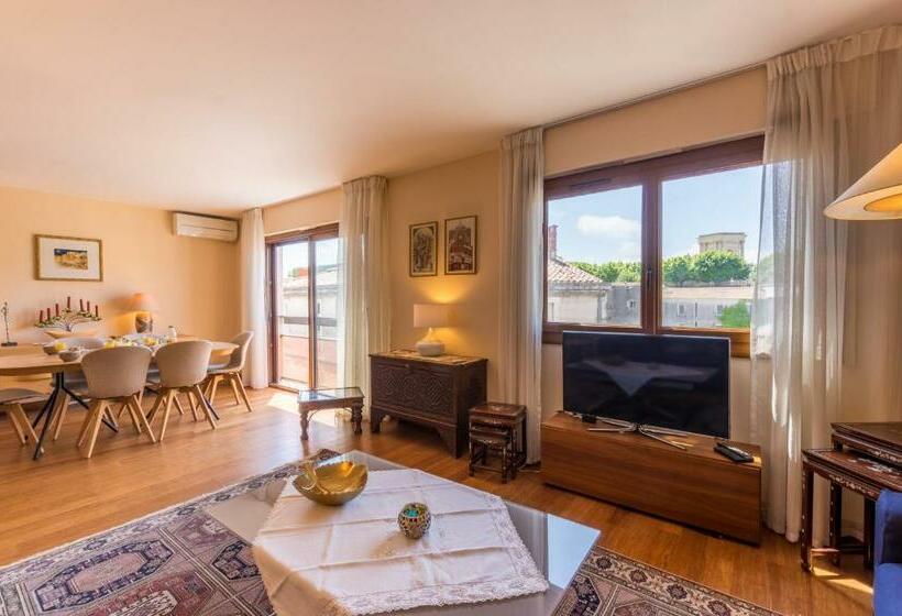 Carré Du Roi Première Conciergerie