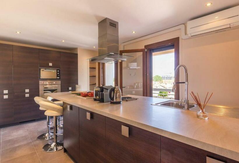 Carré Du Roi Première Conciergerie