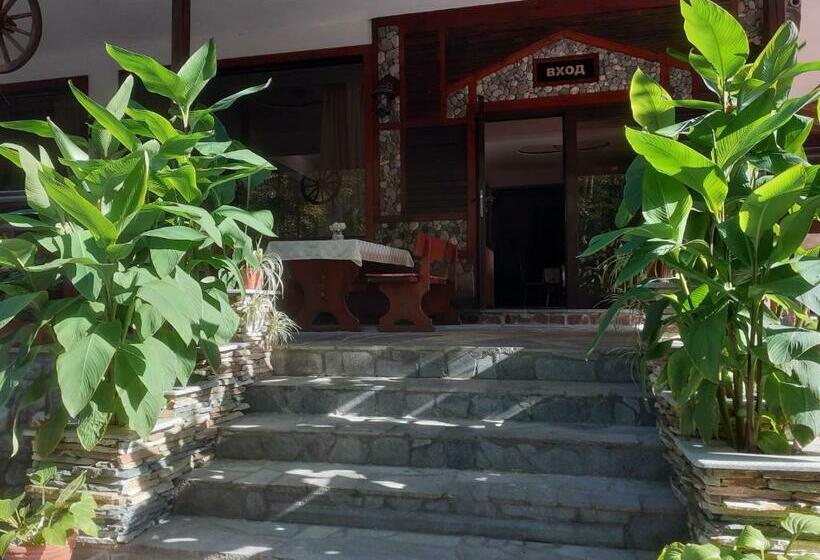 Отель семеен хотел хайдутите