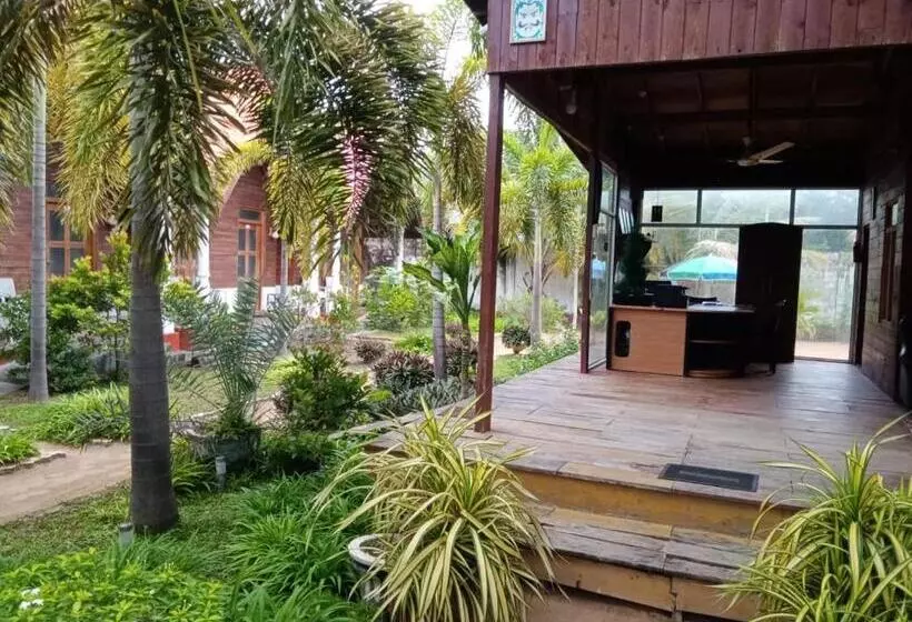 ホテル Elegant Green Beach Resort