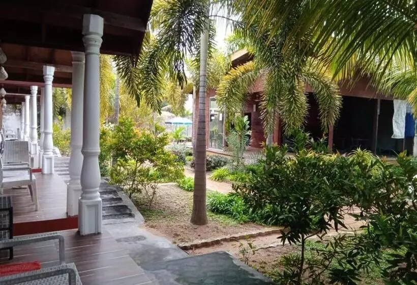 ホテル Elegant Green Beach Resort