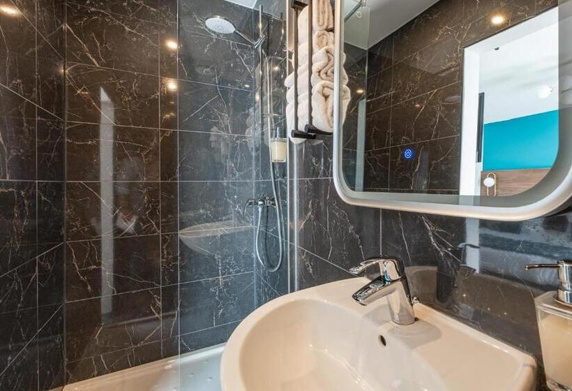 בית מלון כפרי The Originals Boutique, Hôtel Le Marignan,le Havre Centre Gare