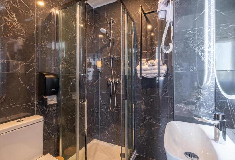 בית מלון כפרי The Originals Boutique, Hôtel Le Marignan,le Havre Centre Gare