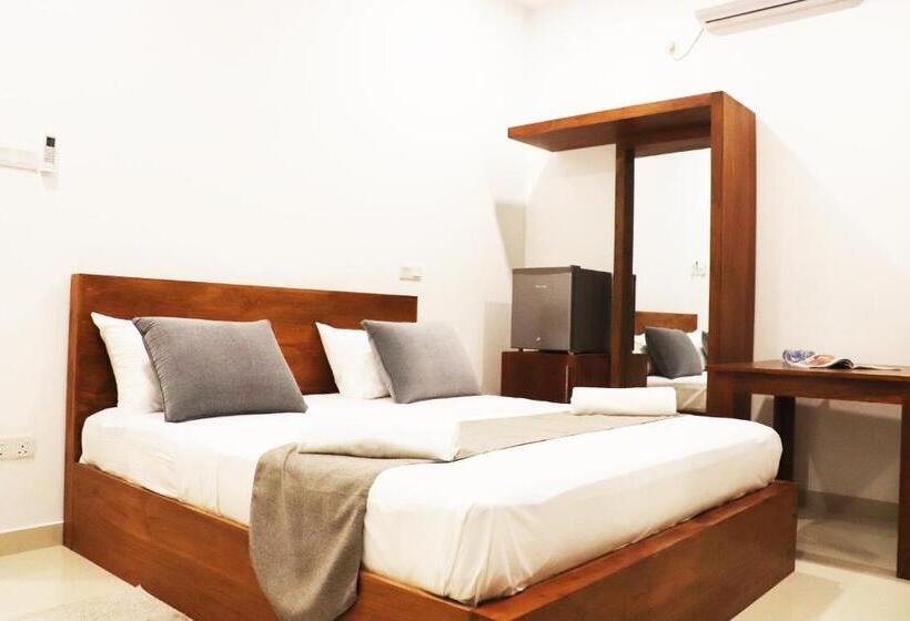 호텔 Marakolliya Beach Resort