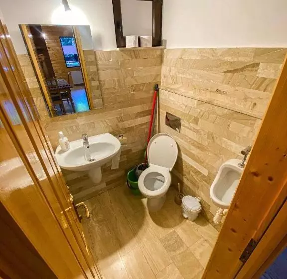 Pensiunea La Rus I Si Ii