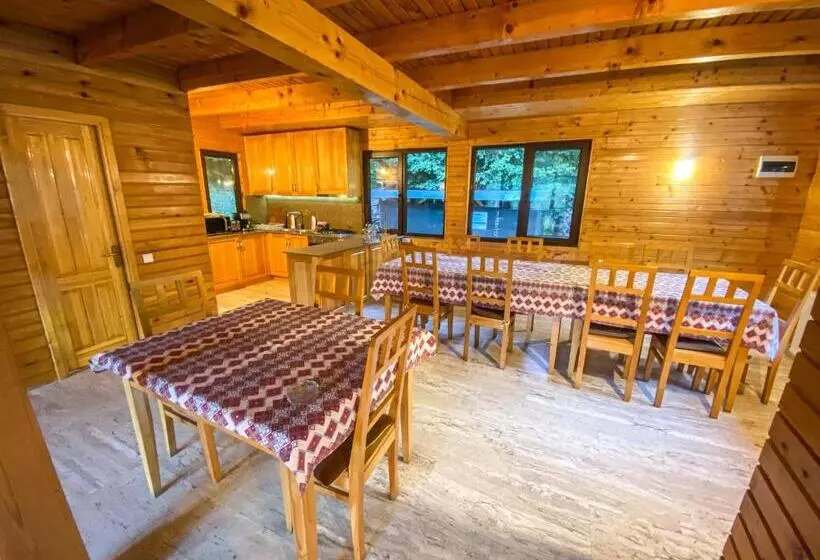 Pensiunea La Rus I Si Ii