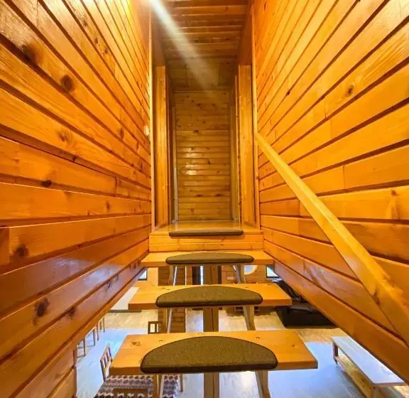 Pensiunea La Rus I Si Ii