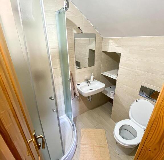 Pensiunea La Rus I Si Ii