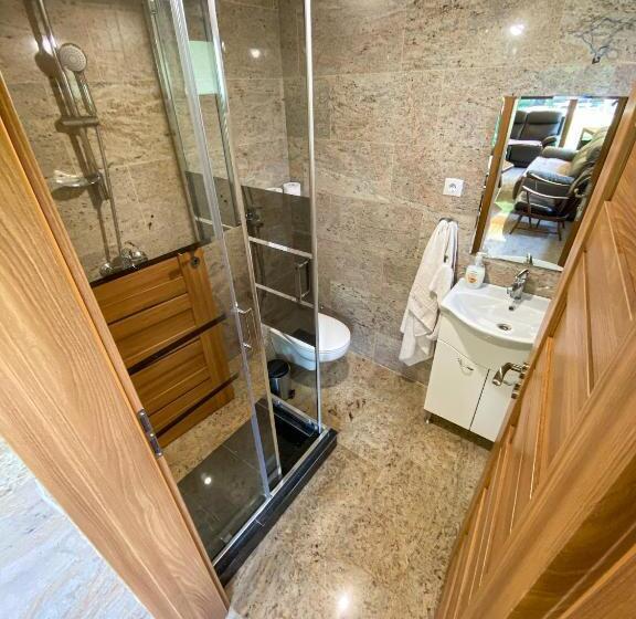 Pensiunea La Rus I Si Ii