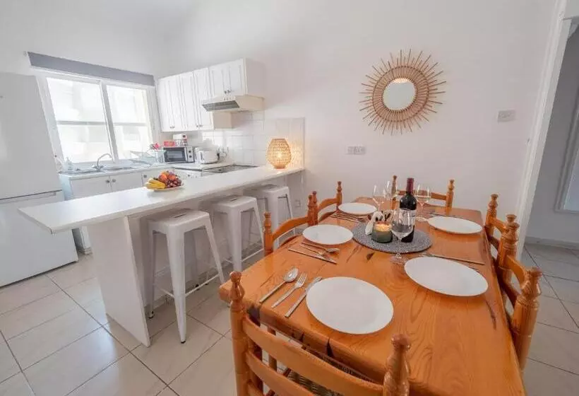 The Salnik Beach Apartment