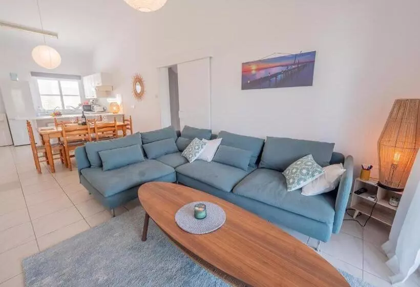 The Salnik Beach Apartment