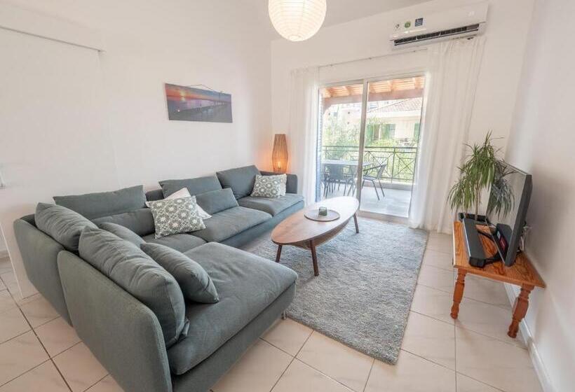 The Salnik Beach Apartment