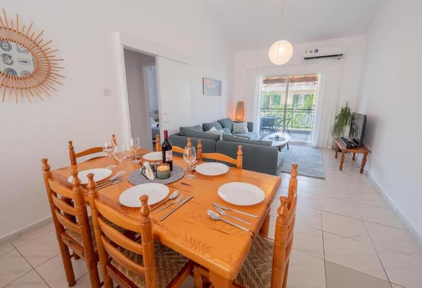 The Salnik Beach Apartment