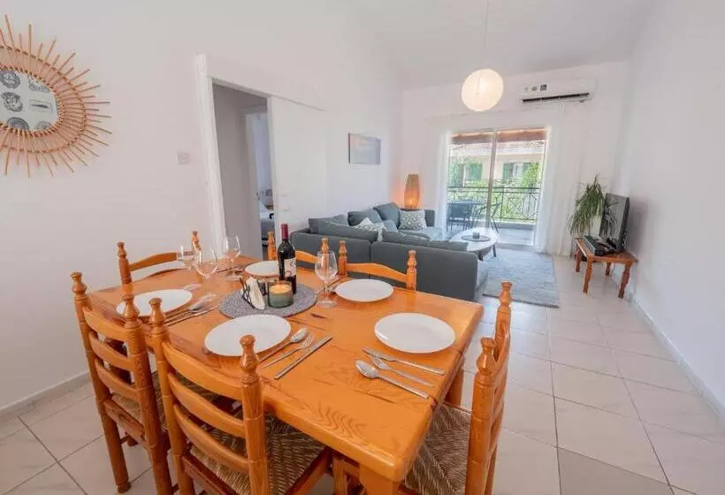 The Salnik Beach Apartment