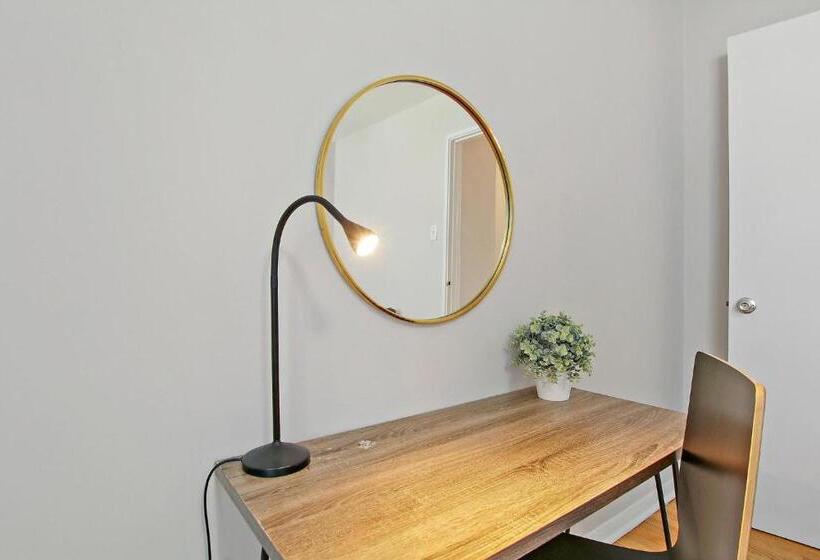 3br Homey Living Room Apt In Bell Ave