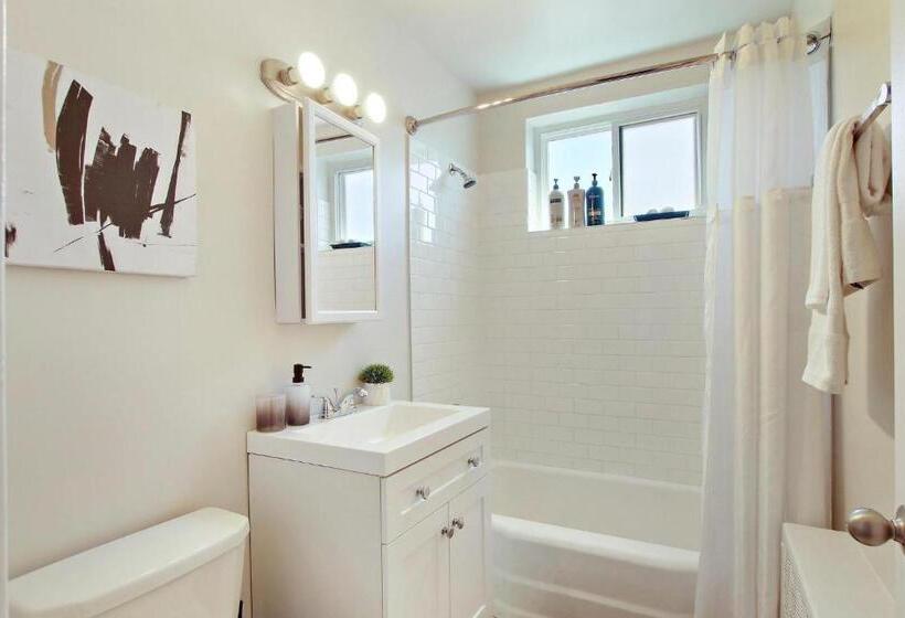 3br Homey Living Room Apt In Bell Ave