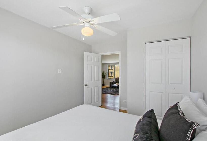 3br Homey Living Room Apt In Bell Ave