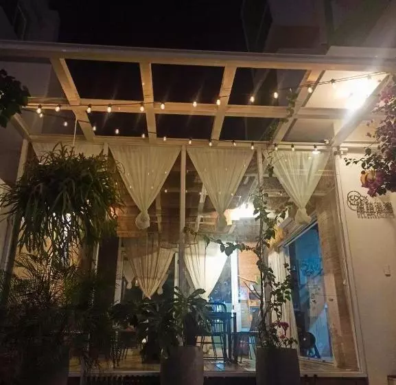 تختخواب و صبحانه 晴鎖港灣home Stay民宿